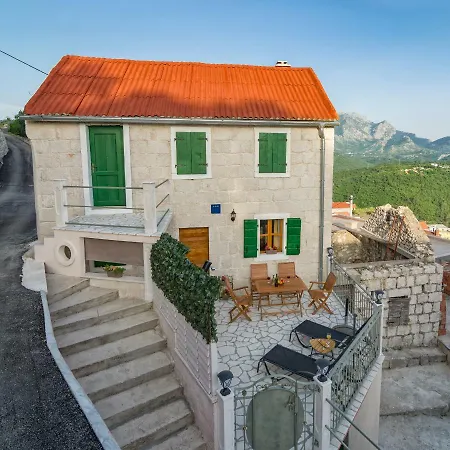 Small House Podgrade (Split-Dalmatia)