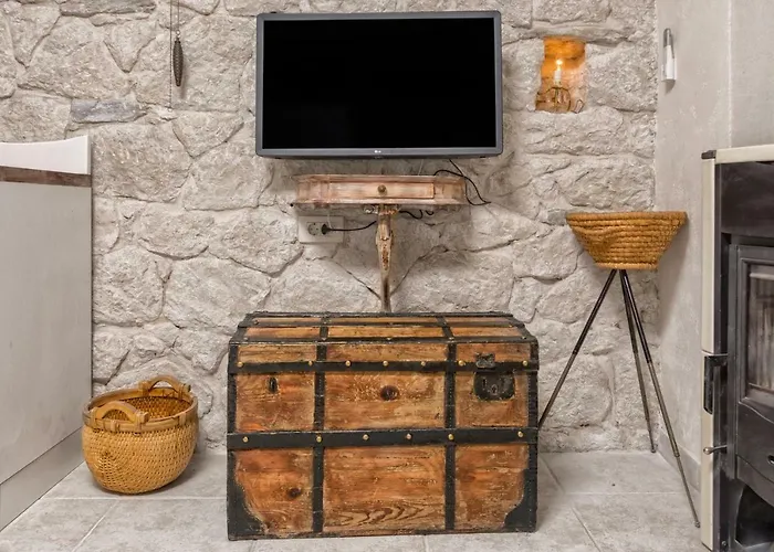 Small House * Podgrade (Split-Dalmatia)
