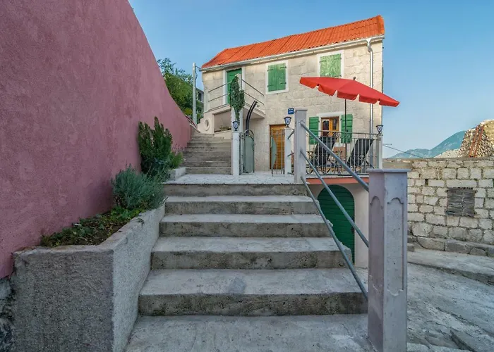 Small House Apartment *