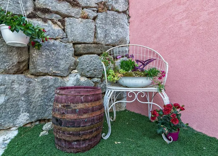 Small House Podgrade (Split-Dalmatia)