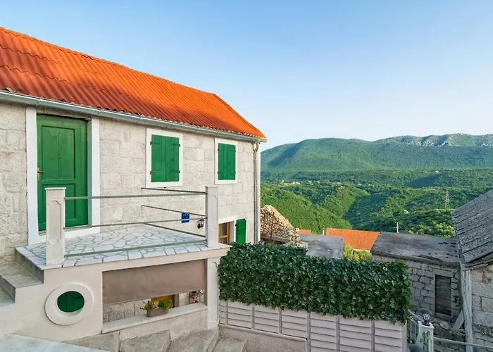 Small House Podgrade (Split-Dalmatia)