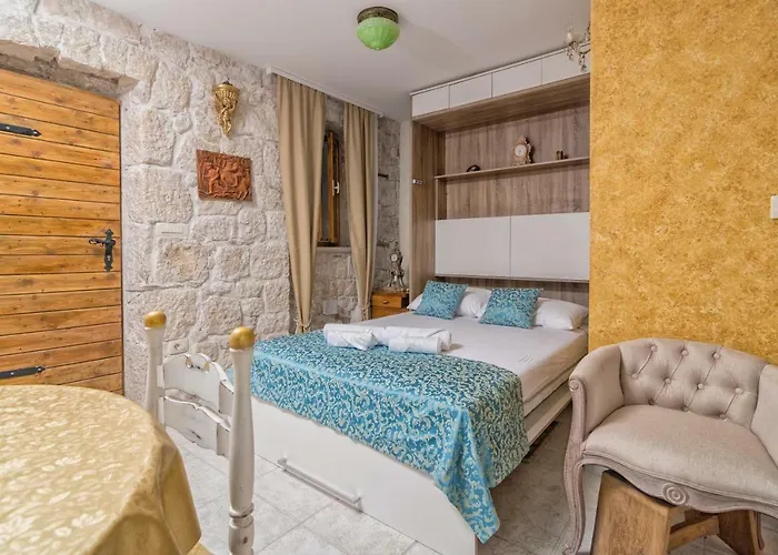 Small House *