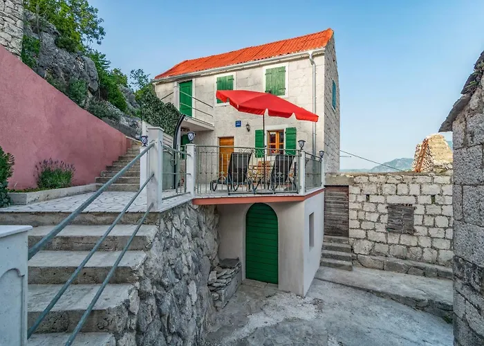 Small House Apartment Podgrade (Split-Dalmatia)